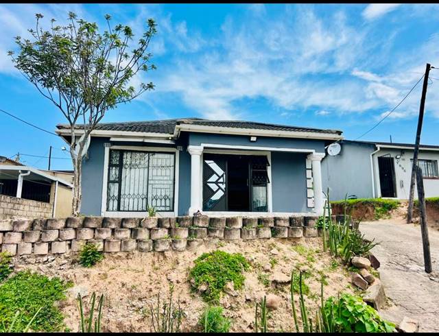 4 BEDROOM HOUSE FOR SALE IN UMLAZI Y